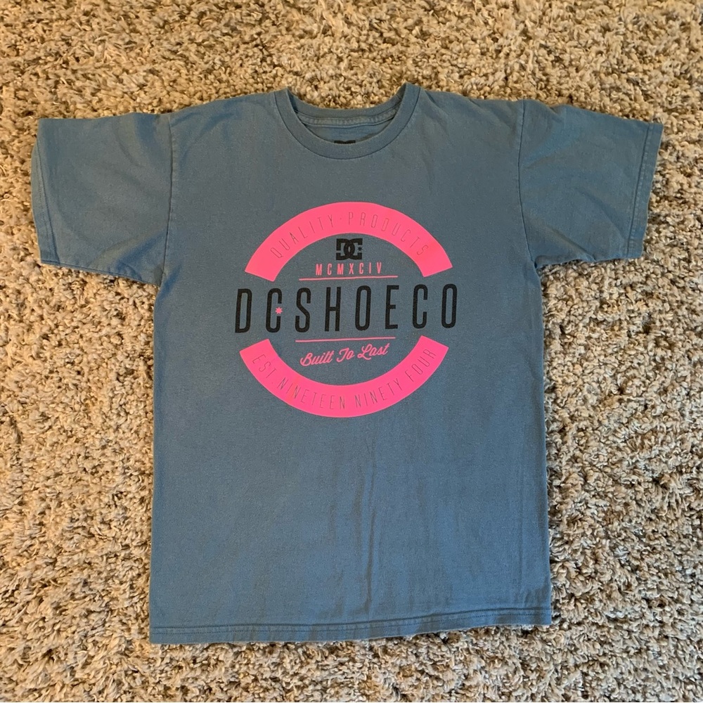 DC Smokey Blue T-Shirt with Bright Pink Emblem Women’s Size Small